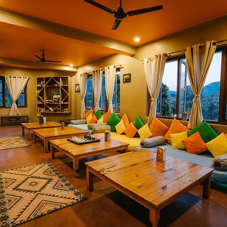 A Pousada Zostel Pokhara Exterior foto