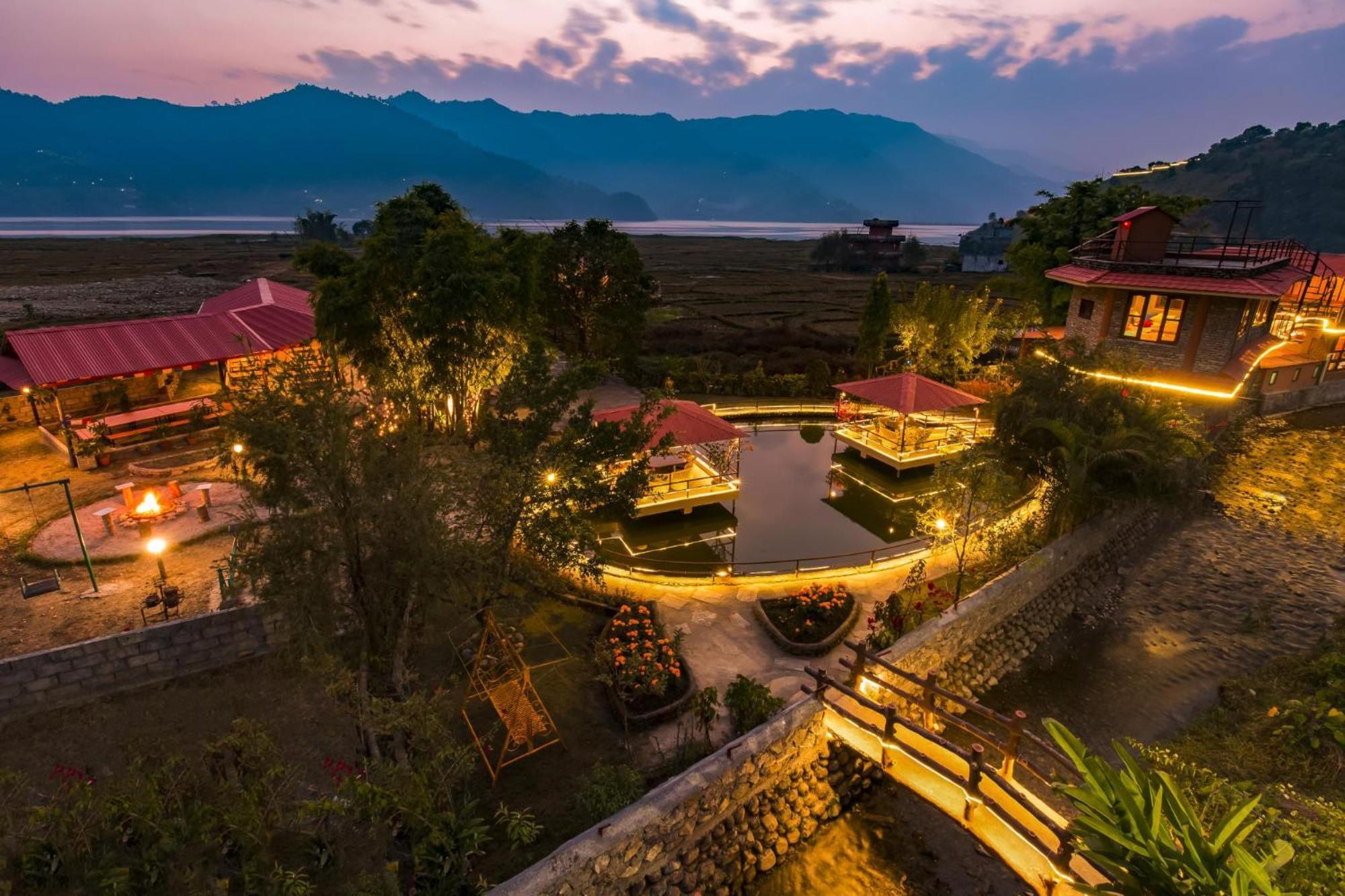 A Pousada Zostel Pokhara Exterior foto