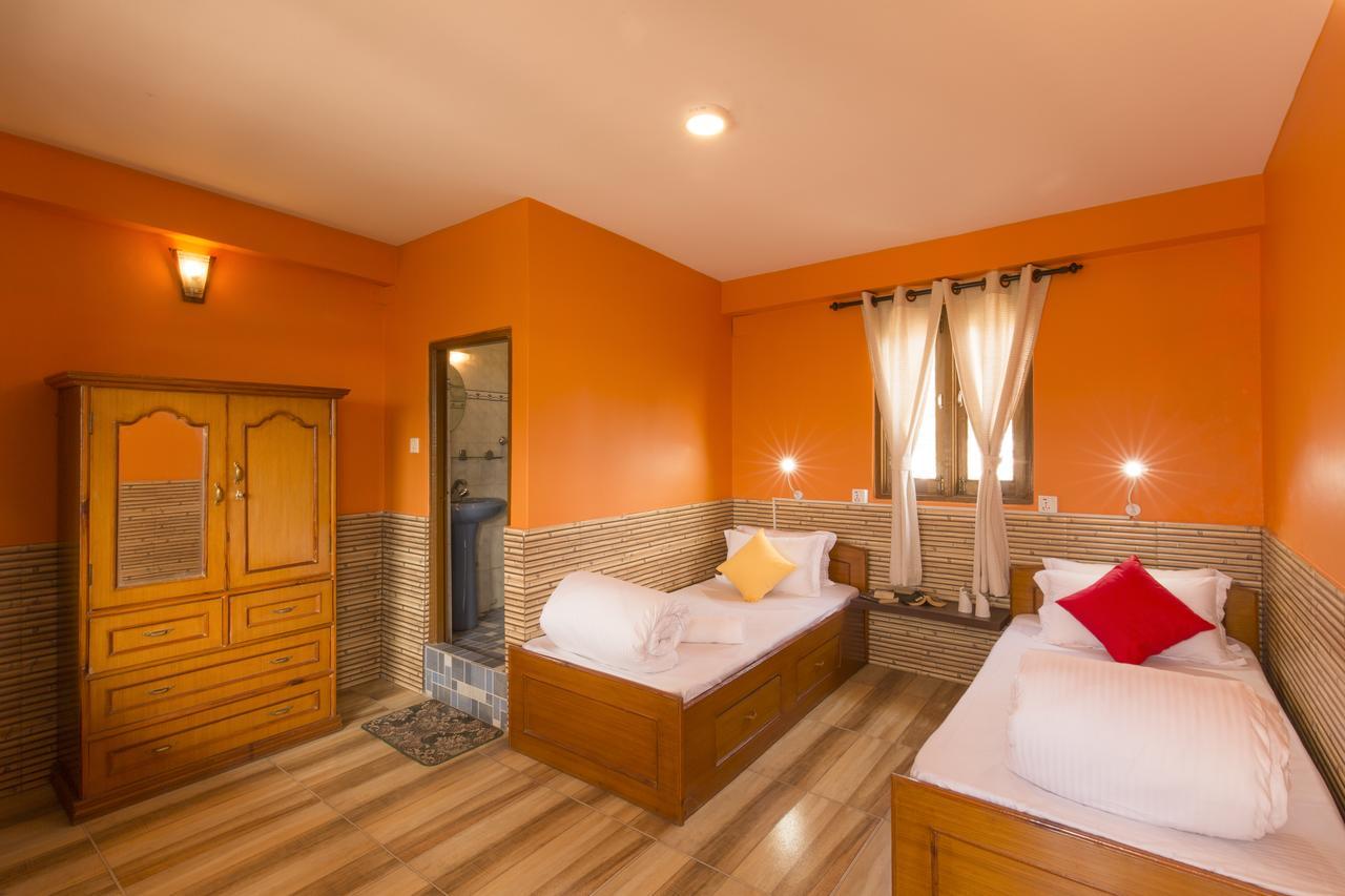 A Pousada Zostel Pokhara Exterior foto